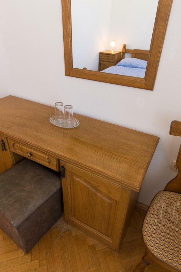 Rooms Miramare Krk Town Exterior photo